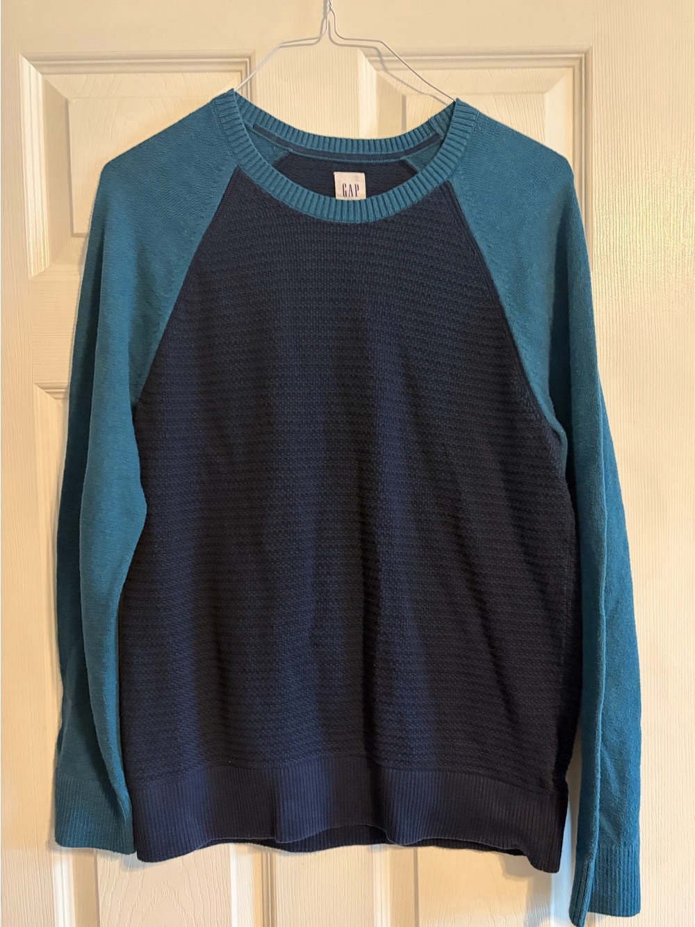 GAP Women's Medium Colorblock Raglan Sweater Navy Blue Teal Textured Crewneck M